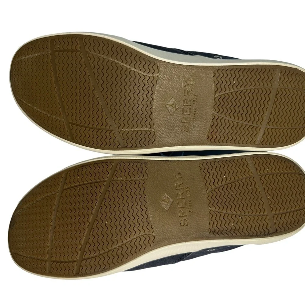 Sperry men’s top